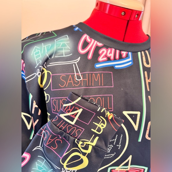 Chinatown sweatshirt. Size medium - Picture 3 of 4